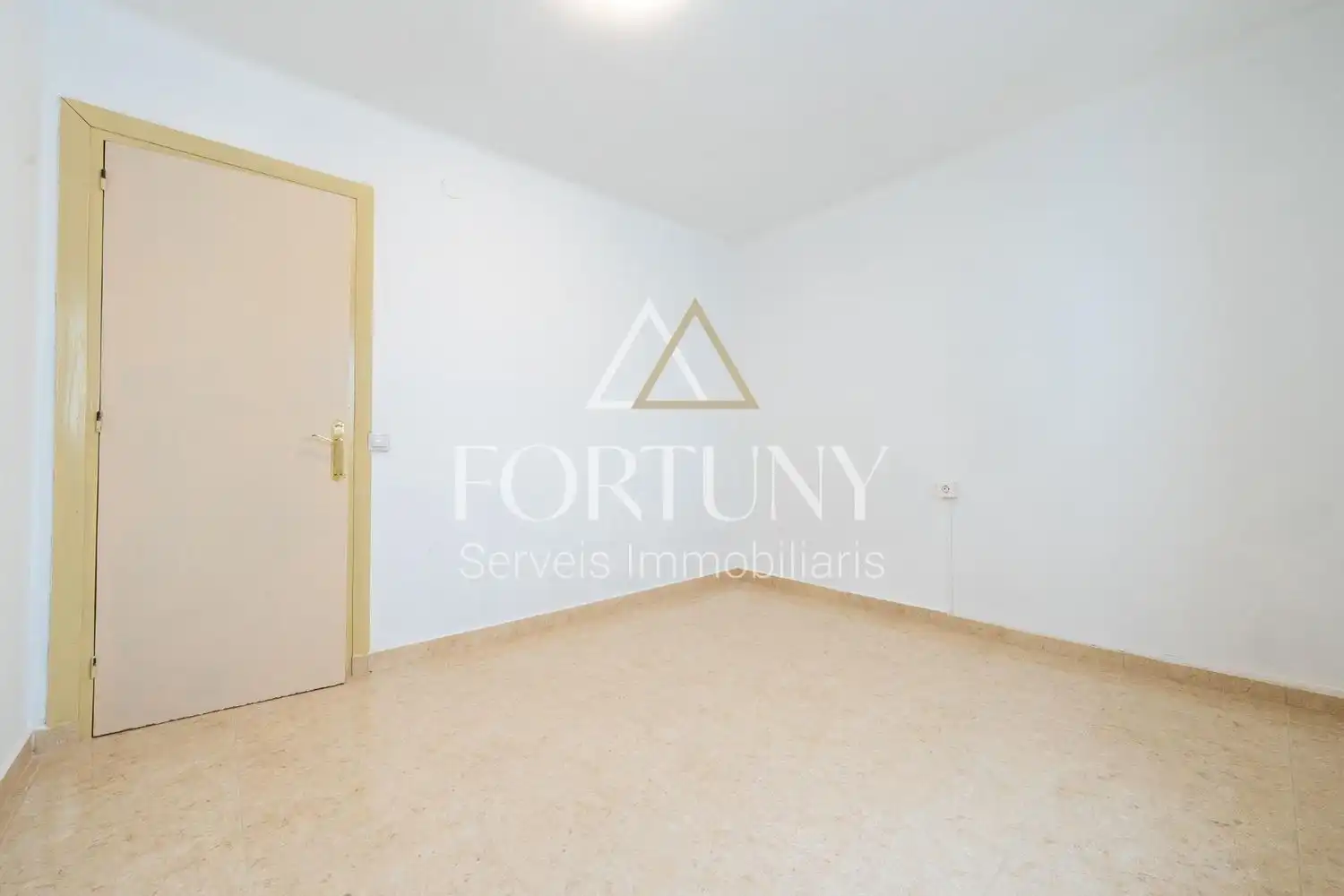 Flat with terrace for sale in del Carrilet 30, imagen 18