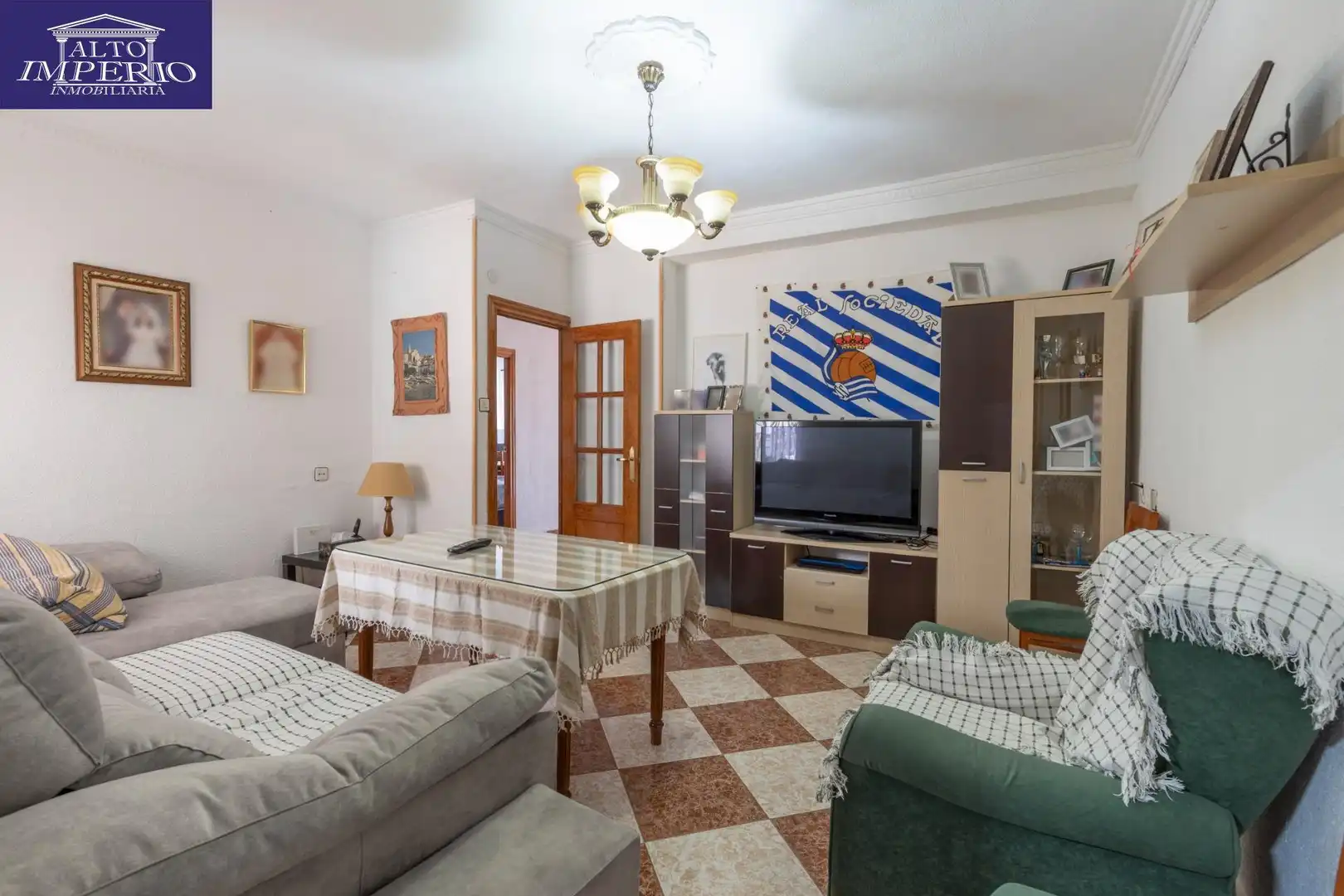 Sala d'estar de Casa o xalet en venda en La Zubia amb Terrassa