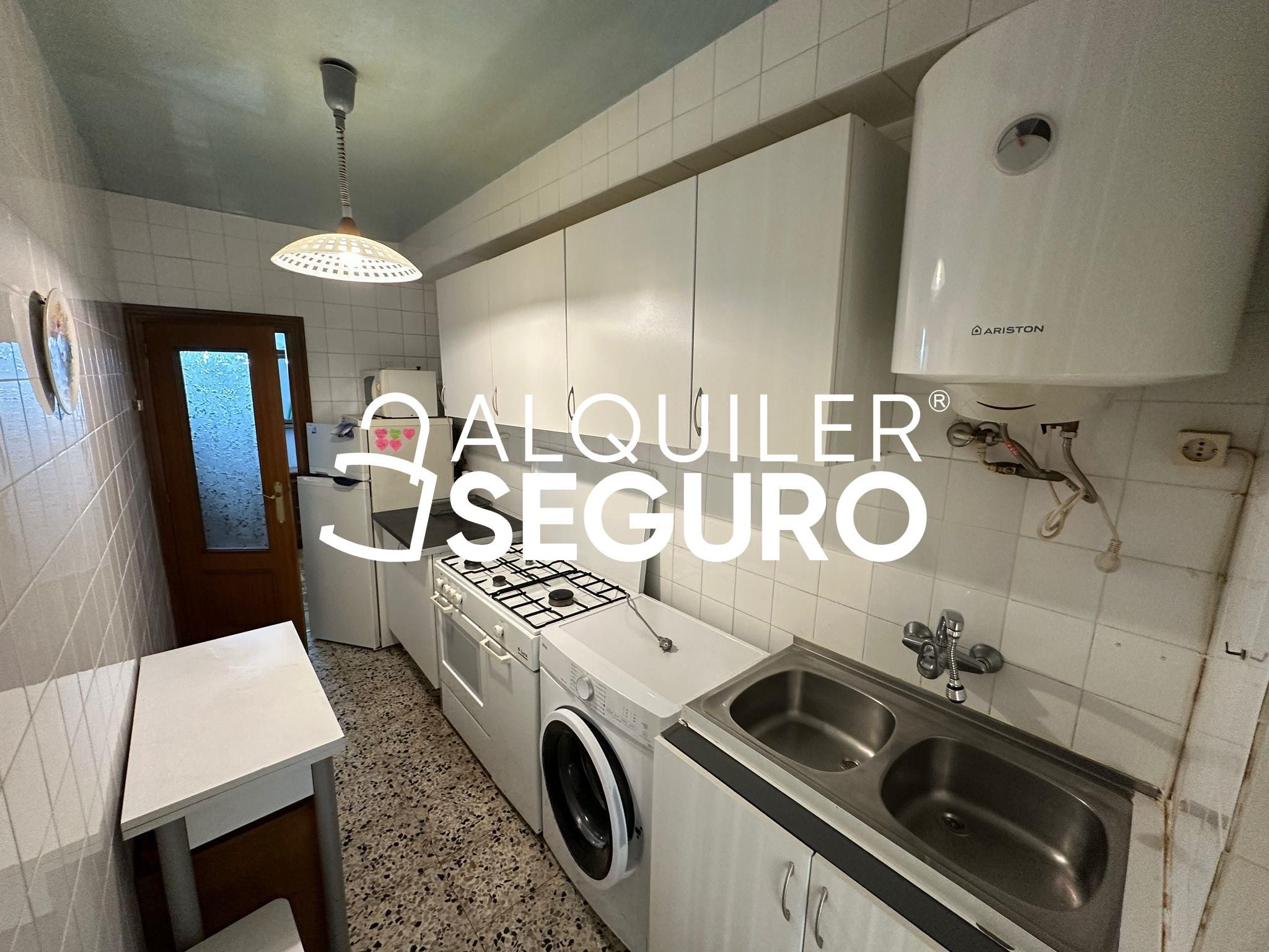 Kitchen of Flat to rent in  Madrid Capital  with Terrace and Furnished