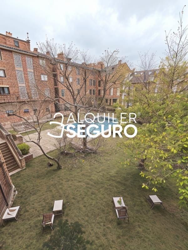 Vista exterior de Pis de lloguer en Alcalá de Henares amb Aire condicionat, Calefacció i Terrassa