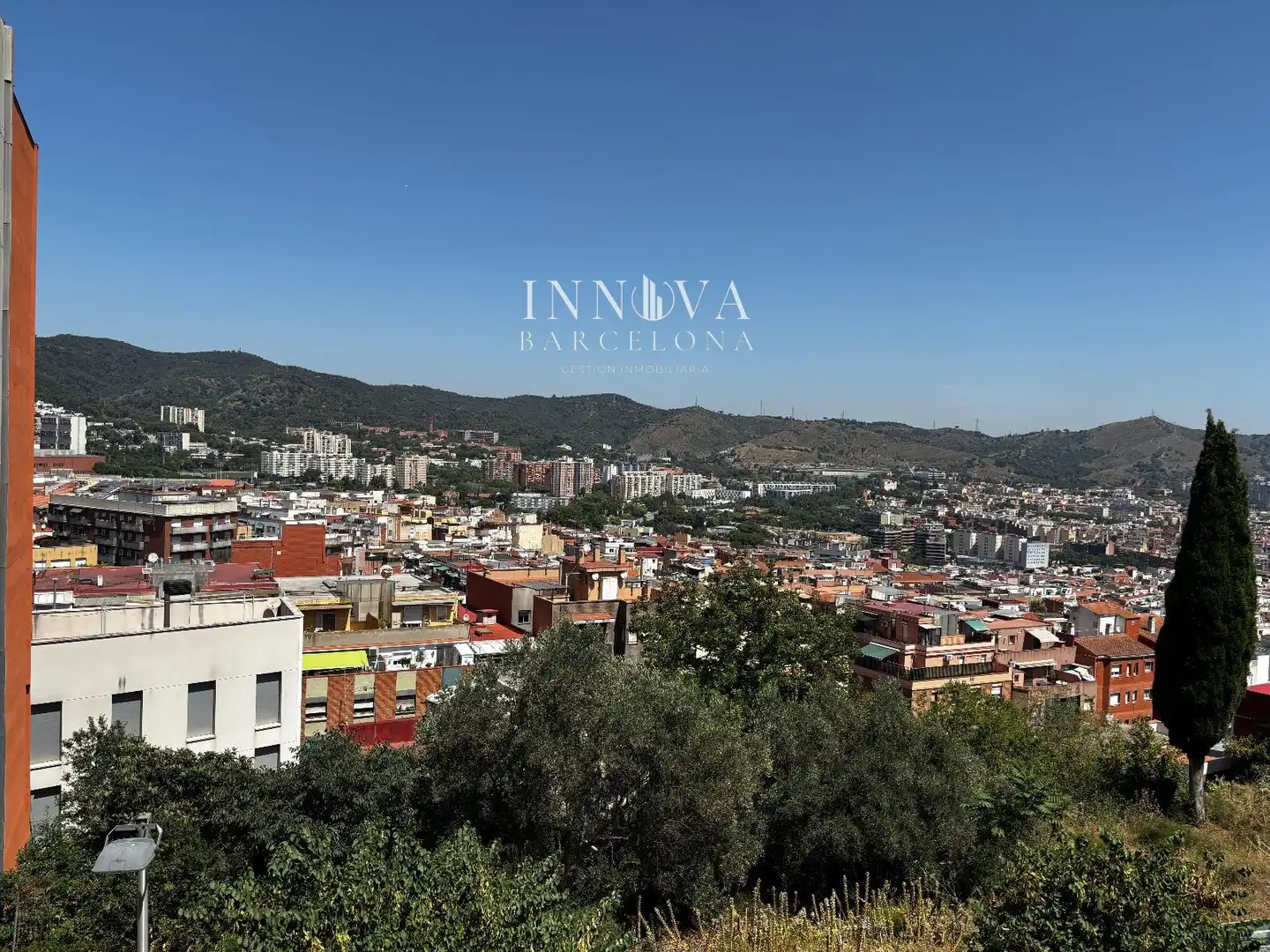 Vista exterior de Pis en venda en Barcelona
