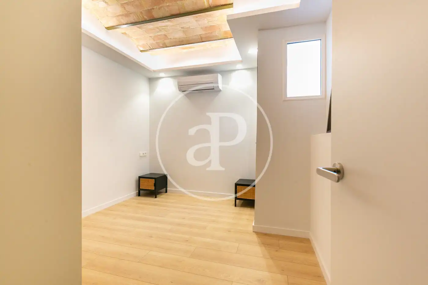 Flat for sale in Barcelona  with Air Conditioner, Heating and Balcony