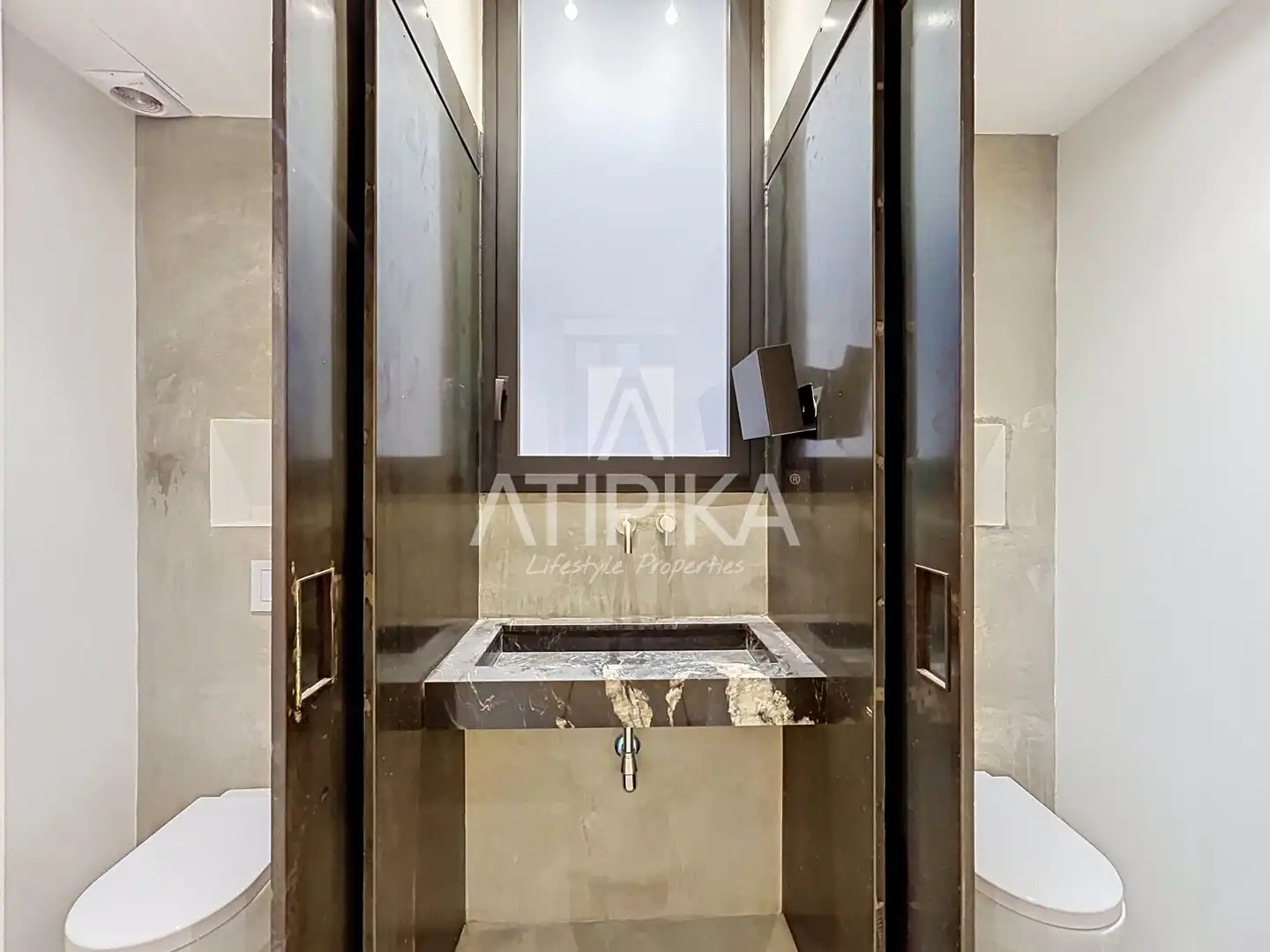 Baño de Oficina de alquiler en Barcelona con Aire acondicionado