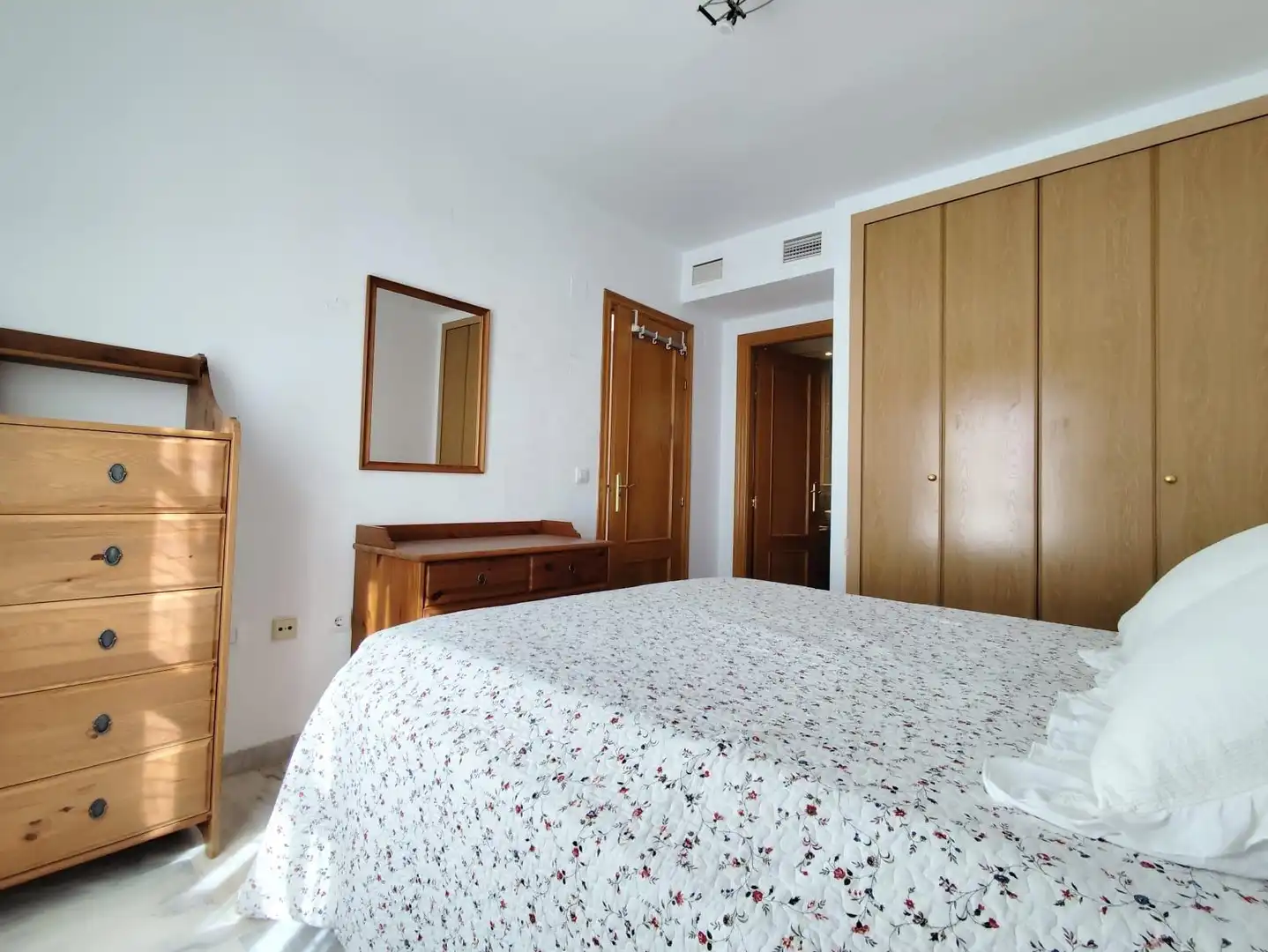 Habitación de Piso en venta en Torremolinos con Aire acondicionado, Trastero y Amueblado