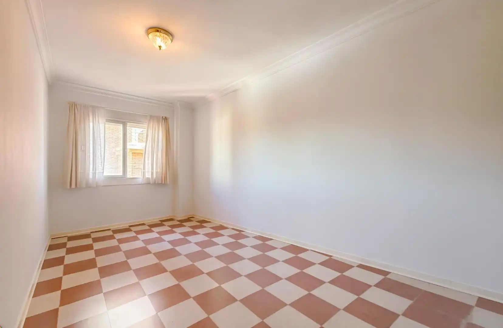 Habitación de Piso en venta en Estepona con Terraza y Balcón