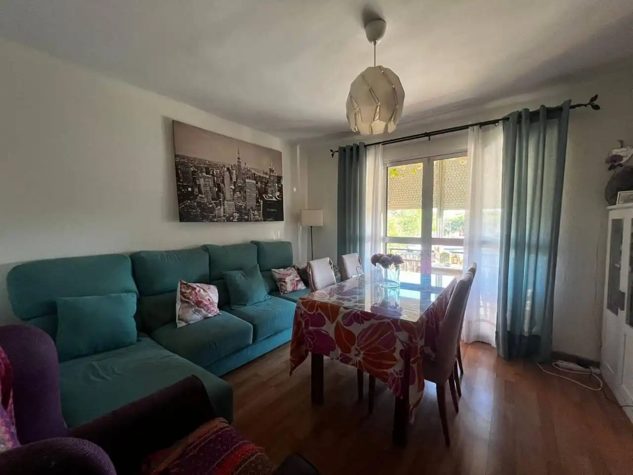 Living room of Flat for sale in Sevilla  with Air Conditioner and Heating