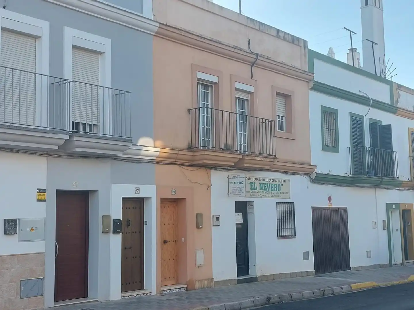 Vista exterior de Piso en venta en Dos Hermanas