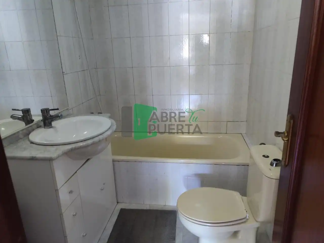 Baño de Piso en venta en Ourense Capital  con Calefacción, Parquet y Trastero