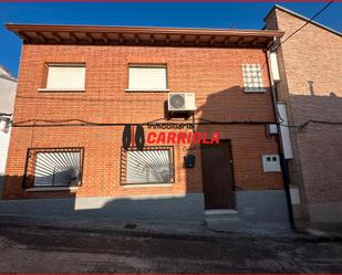 Exterior view of Single-family semi-detached for sale in La Torre de Esteban Hambrán