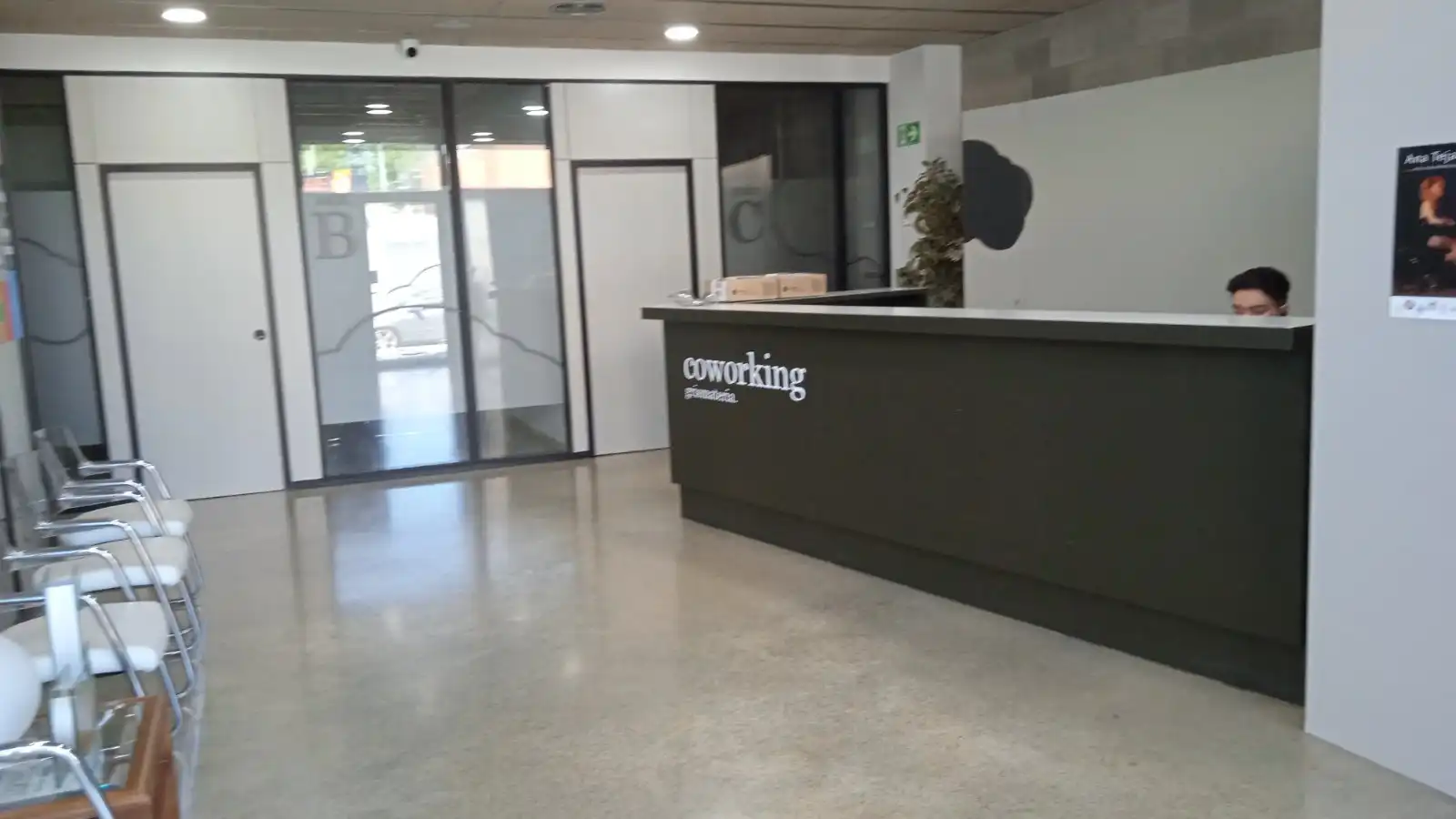 Büro zur Miete in Reus mit Klimaanlage, Heizung und Internet