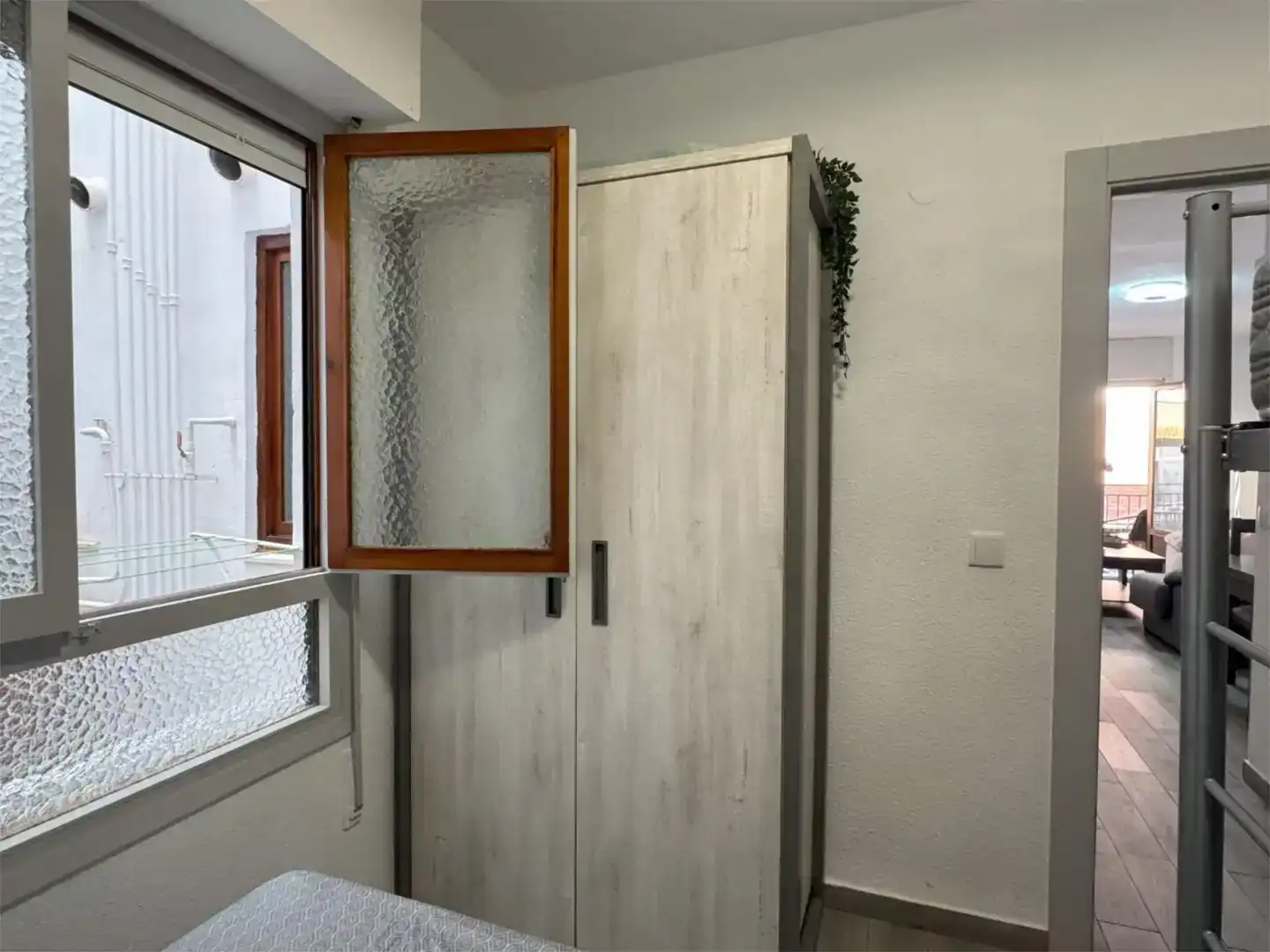 Bathroom of Flat for rent in Torrevieja  with Air Conditioner and Balcony