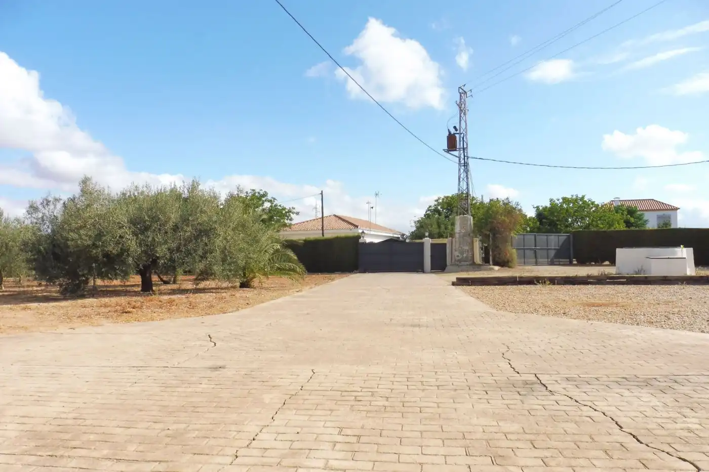 Chalet con jardín en venta en Sanlúcar la Mayor, imagen 4
