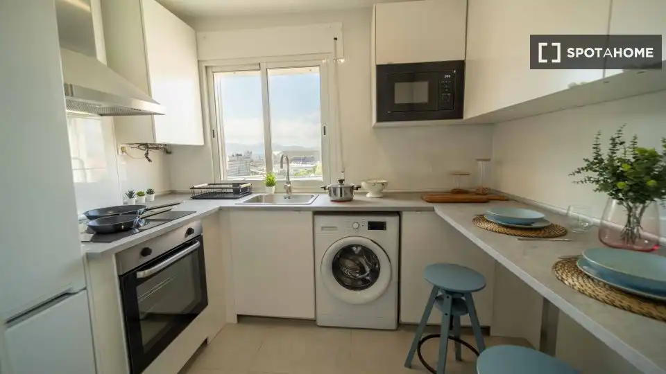 Room in Cuatro Caminos