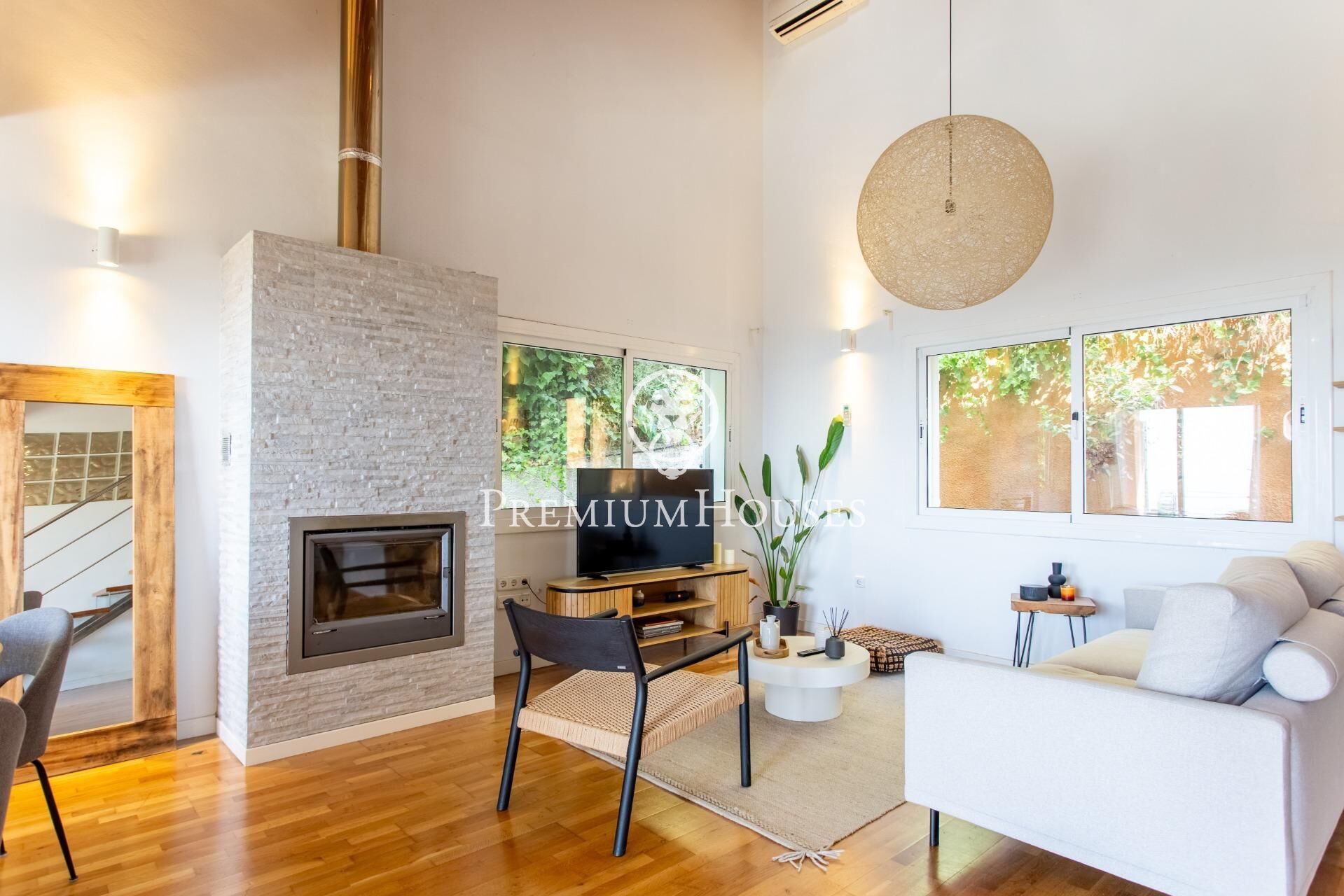 Sala d'estar de Casa o xalet en venda en Sant Cebrià de Vallalta