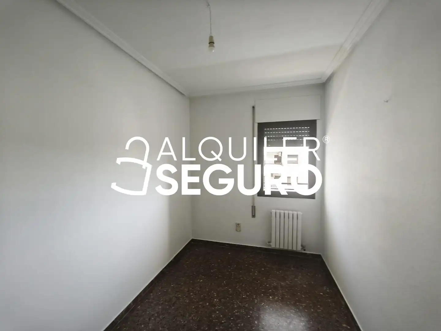 Habitación de Piso de alquiler en Zaragoza con Calefacción, Terraza y Trastero