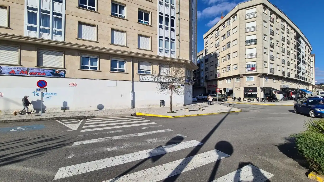 Business premises to rent in Boiro, imagen 2