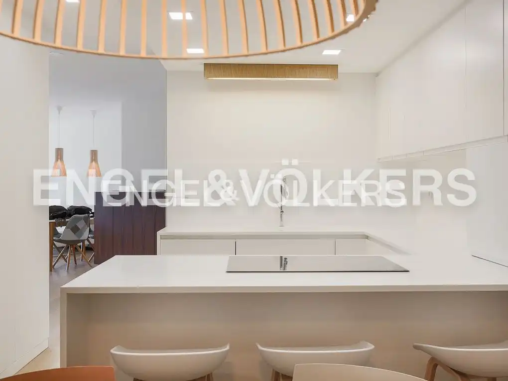 Küche von Wohnung zur Miete in Valencia mit Klimaanlage, Heizung und Parkett
