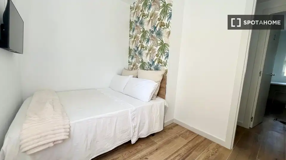 Bedroom of Flat for rent in Sevilla  with Air Conditioner, Heating and Furnished