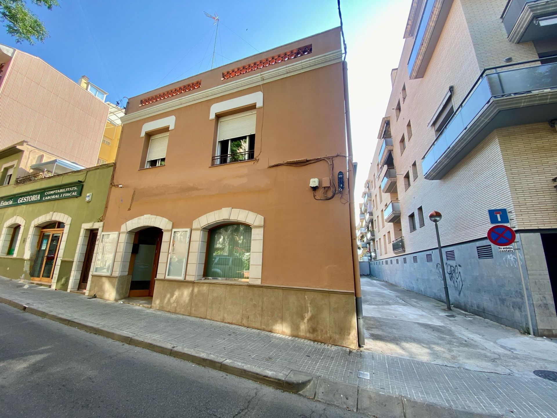 Exterior view of Premises to rent in Torredembarra  with Air Conditioner