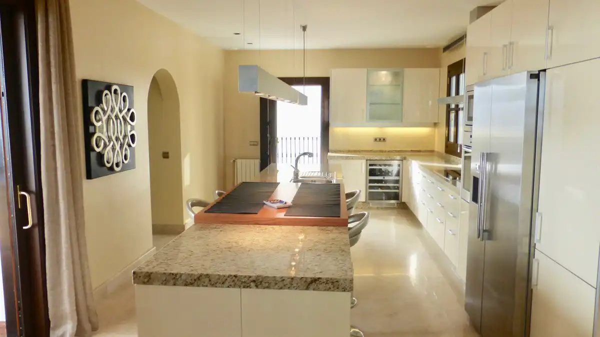 Casa con piscina en venta en Benahavís pueblo, imagen 8