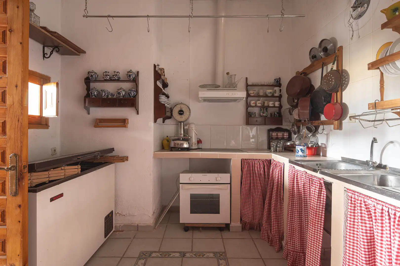 Kitchen of Houses for sale in Genil