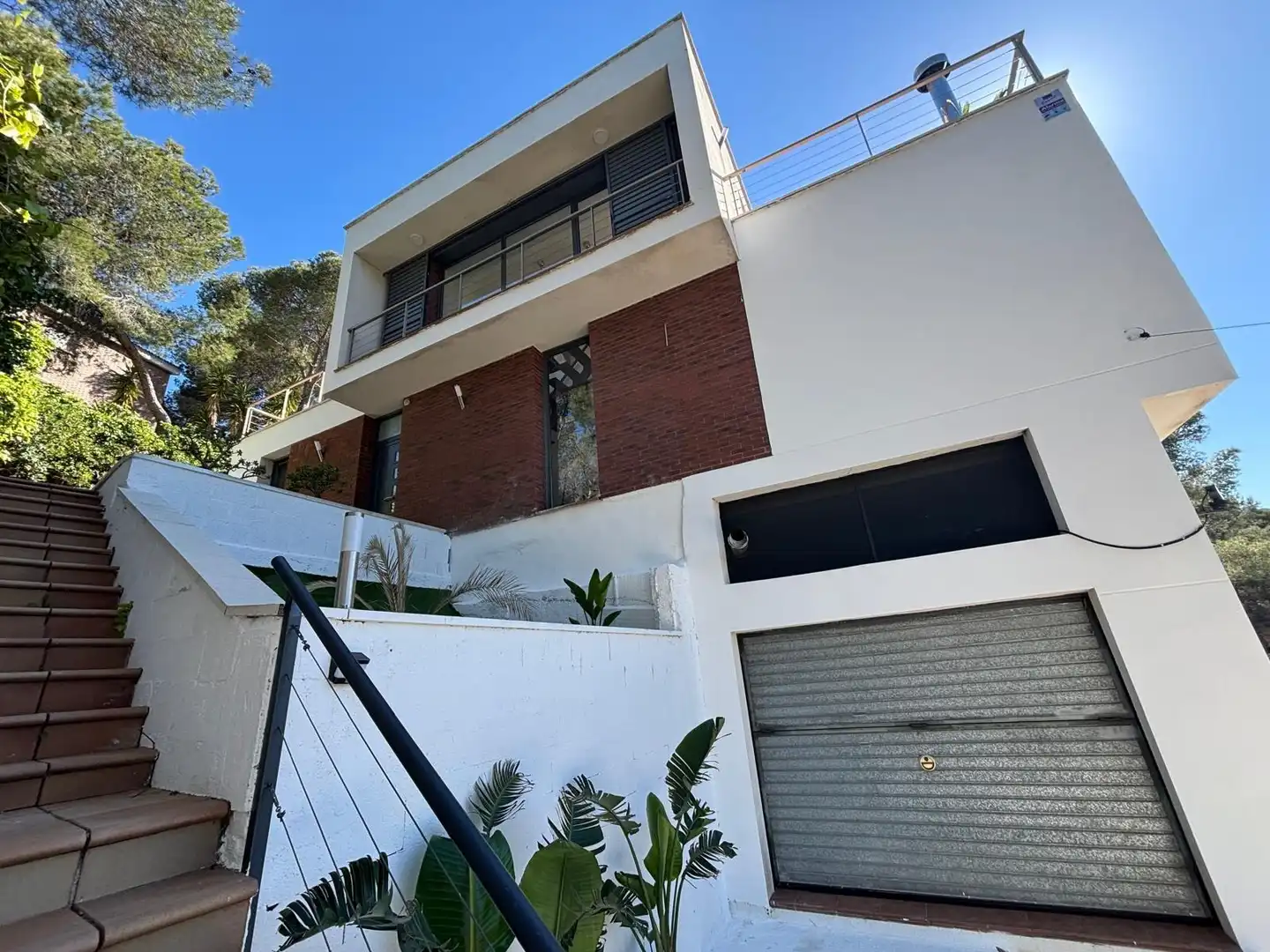 Vista exterior de Casa o xalet en venda en Cubelles amb Calefacció, Jardí privat i Terrassa