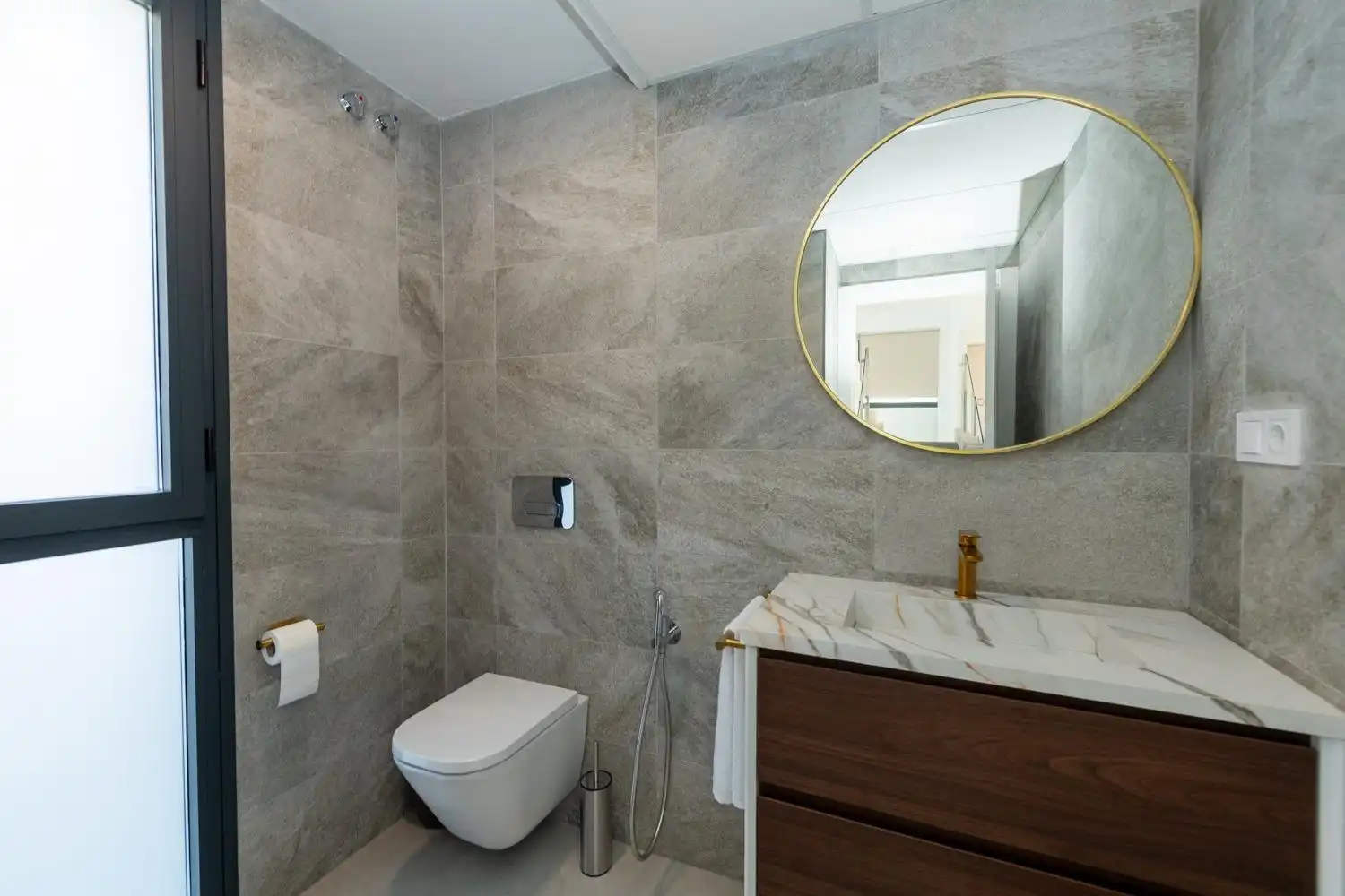 Badezimmer von Haus oder Chalet zur Miete in El Campello mit Klimaanlage, Privatgarten und Terrasse