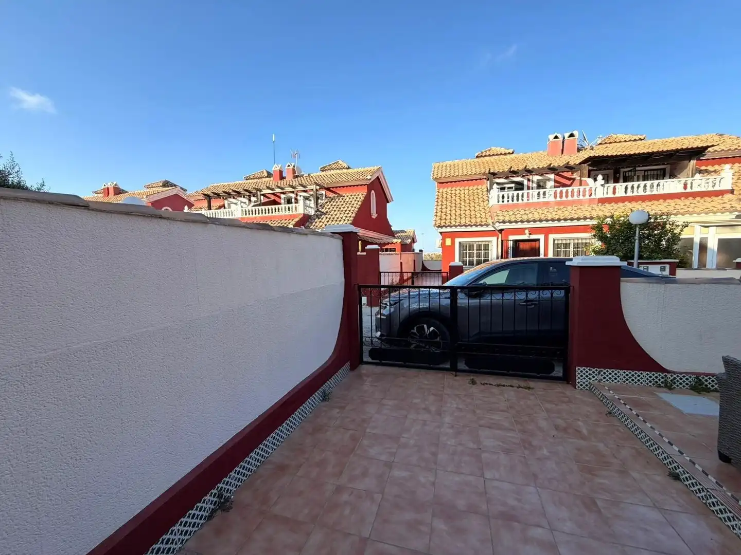 Terrassa de Casa adosada en venda en Orihuela amb Aire condicionat, Piscina i Moblat