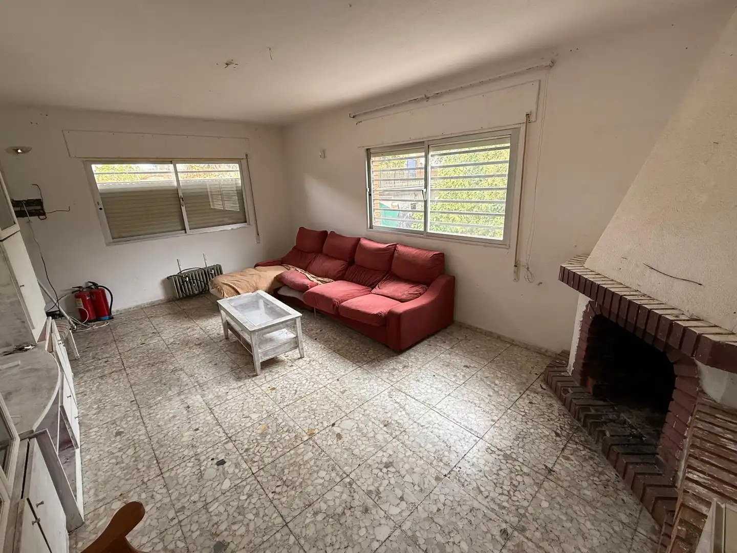 Sala d'estar de Casa o xalet en venda en Fuentenovilla amb Jardí privat i Terrassa