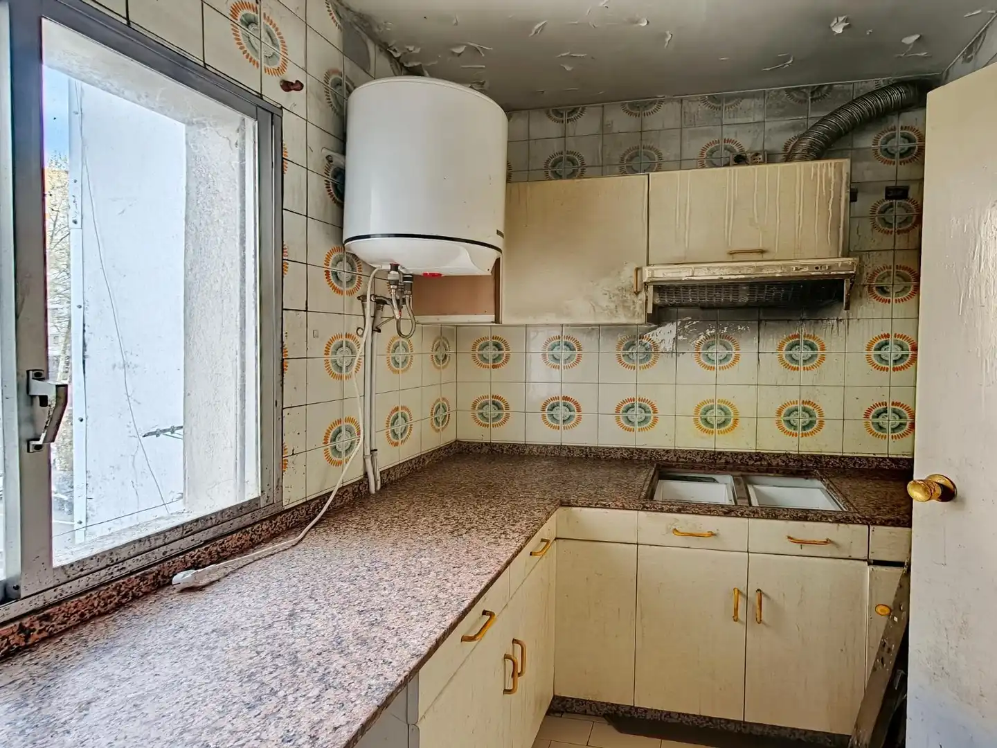 Küche von Wohnung zum Verkauf in Pontevedra Capital  mit Privatgarten