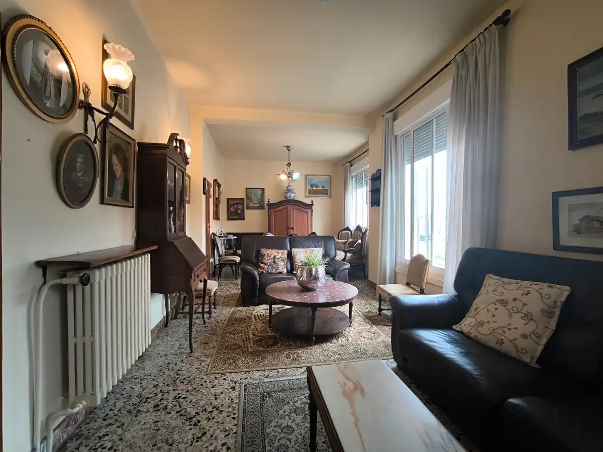 Sala de estar de Casa o chalet en venta en Vilagarcía de Arousa con Calefacción, Jardín privado y Parquet