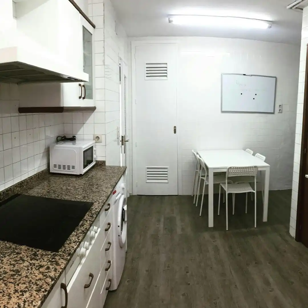 Kitchen of Flat for share in Valencia  with Heating, Washing machine and Internet
