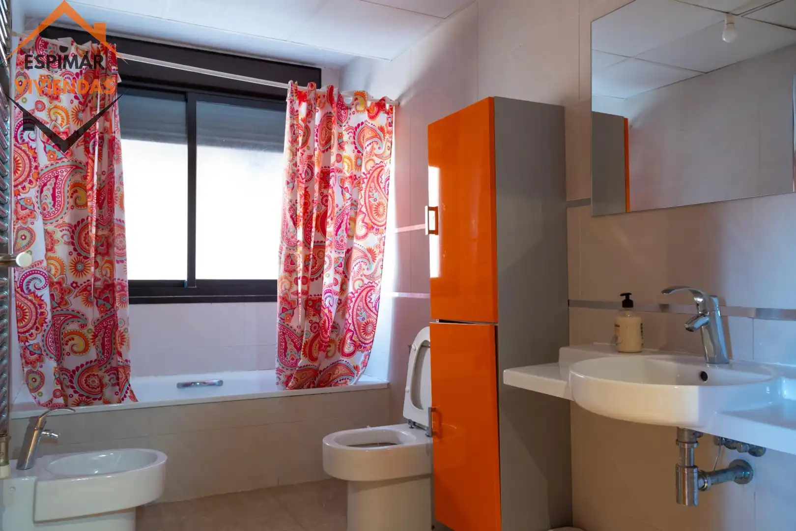 Bathroom of Houses for sale in Villanueva de Gállego  with Air Conditioner, Heating and Private garden