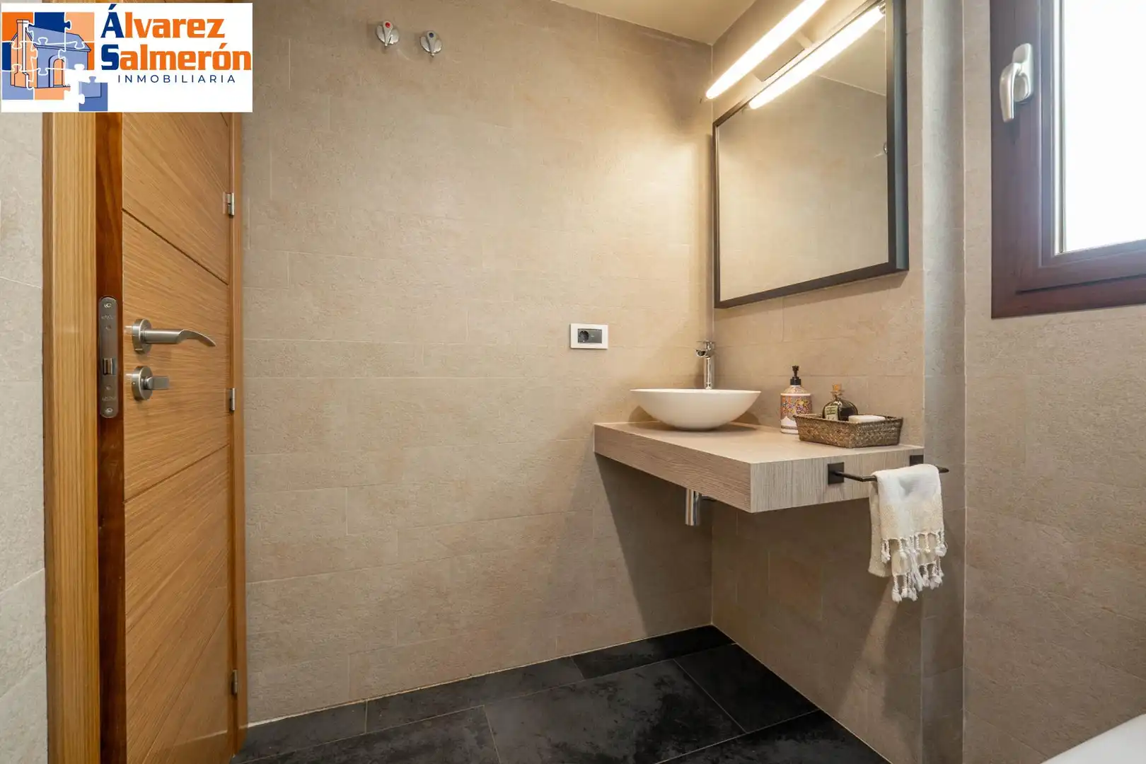Baño de Casa adosada en venta en Granada con Aire acondicionado y Terraza