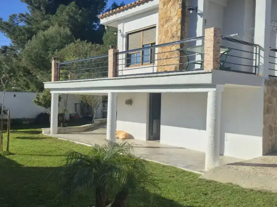 Außenansicht von Haus oder Chalet zum Verkauf in Chiva mit Klimaanlage, Schwimmbad und Balkon