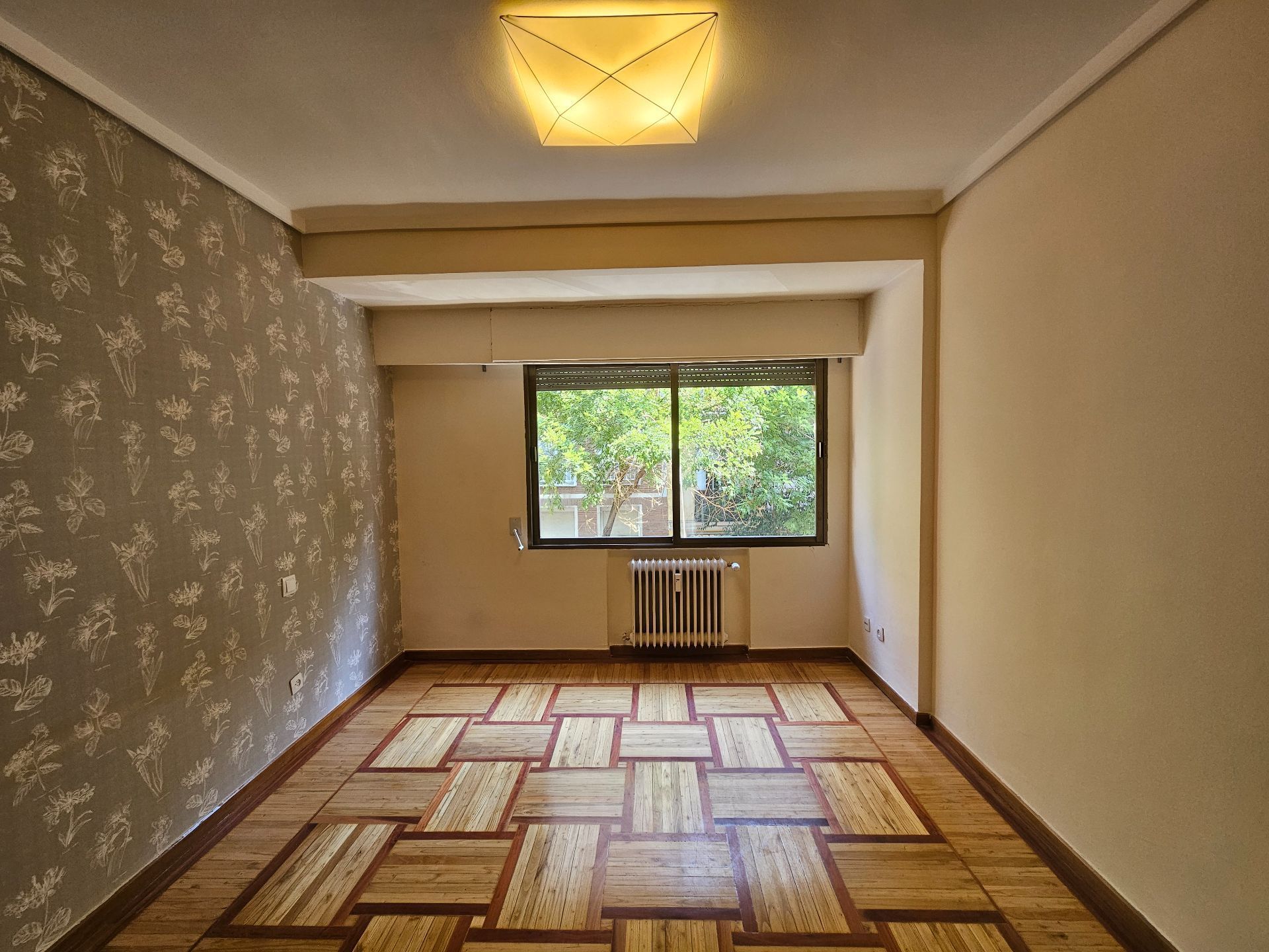 Dormitori de Apartament de lloguer en  Madrid Capital amb Calefacció