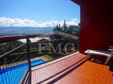 Apartament amb piscina de lloguer a Avinguda del Segre 14