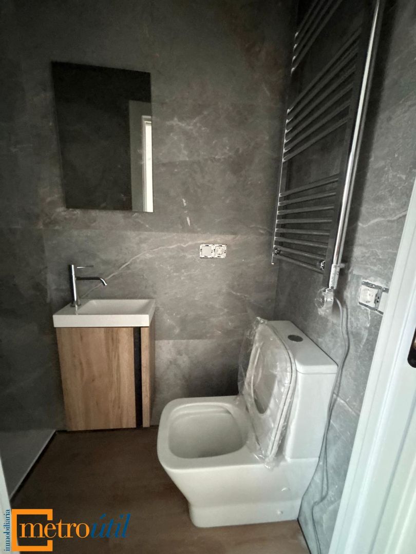 Badezimmer von Wohnung zum verkauf in Villares de la Reina mit Heizung und Parkett