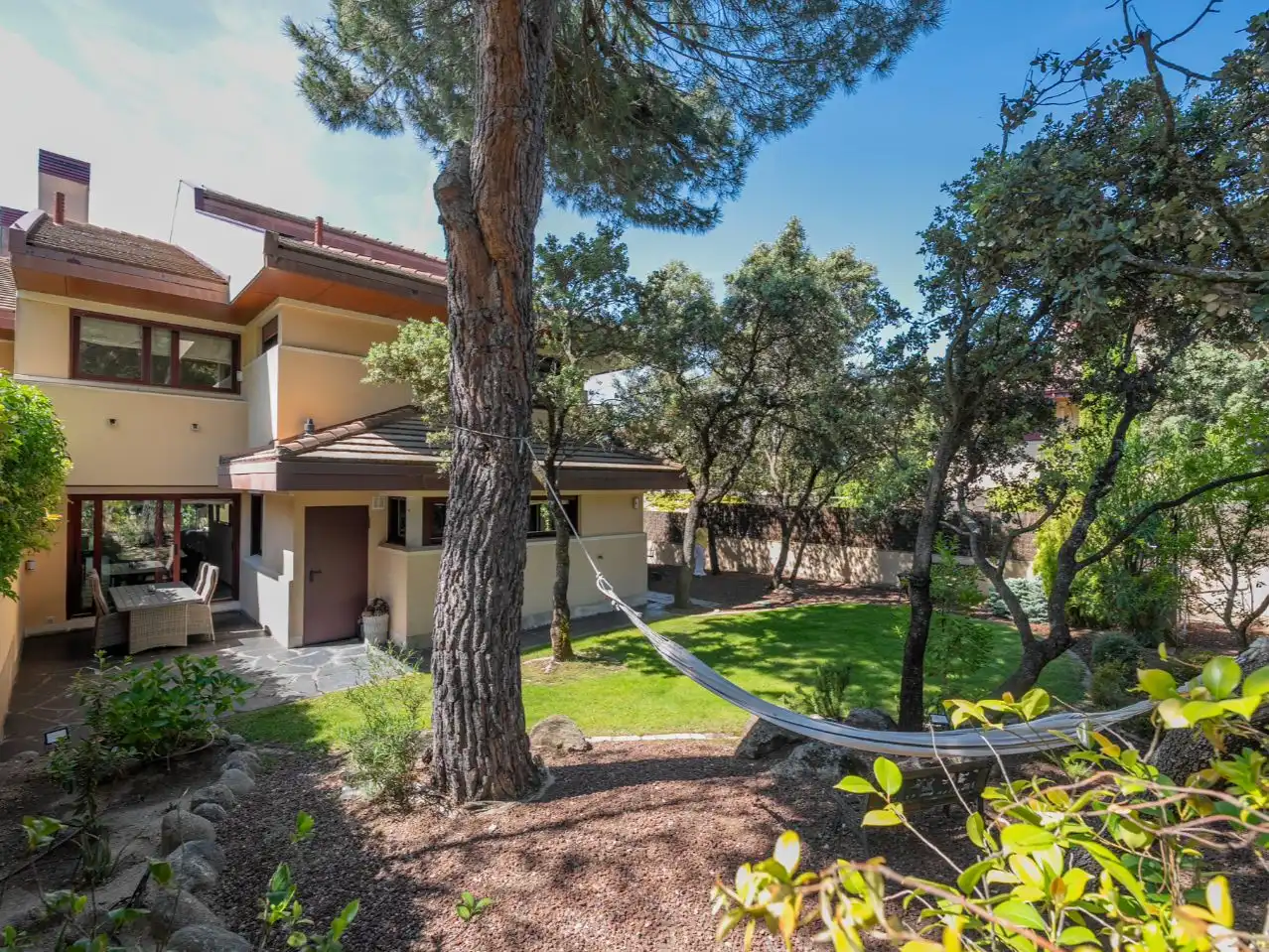 Vista exterior de Casa o chalet en venta en Torrelodones con Terraza y Balcón