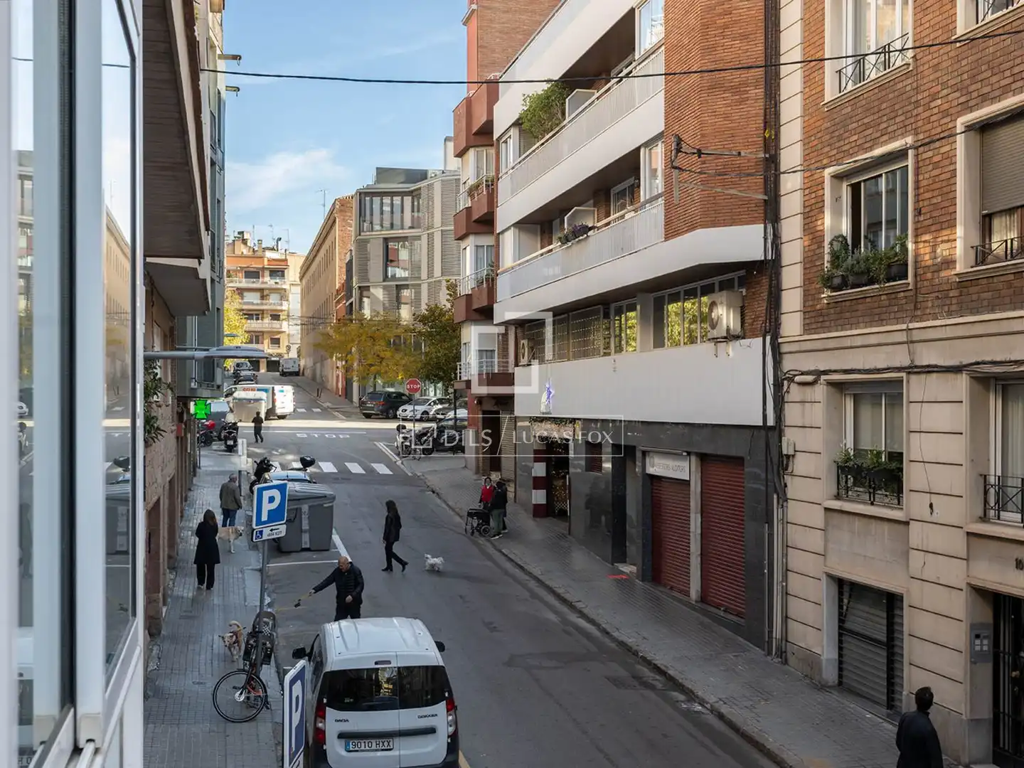 Außenansicht von Wohnung zum Verkauf in Barcelona mit Klimaanlage und Heizung