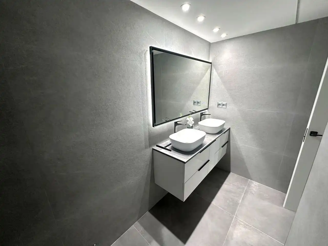 Badezimmer von Wohnung zur Miete in Benicasim / Benicàssim mit Klimaanlage, Terrasse und Möbliert