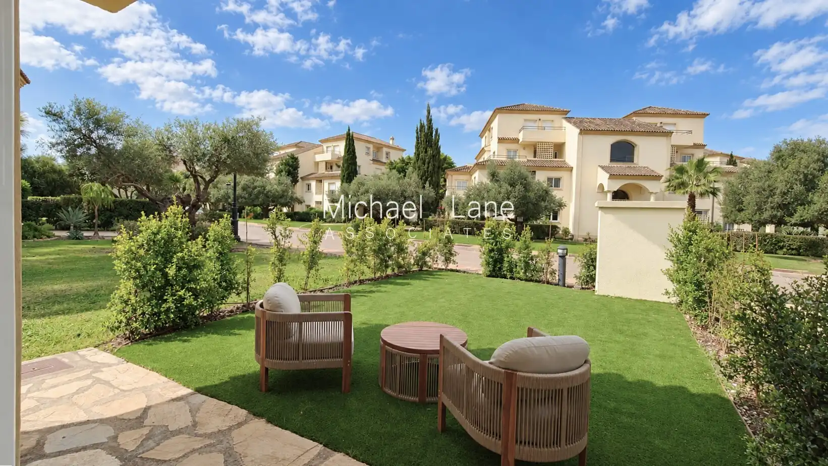 Casa aparellada amb piscina en venda a Urbanización San Roque Club, imagen 3