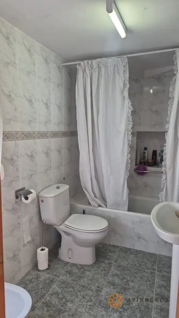 Badezimmer von Wohnung zur Miete in Híjar mit Heizung und Möbliert