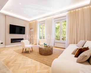 Living room of Apartment for sale in  Madrid Capital