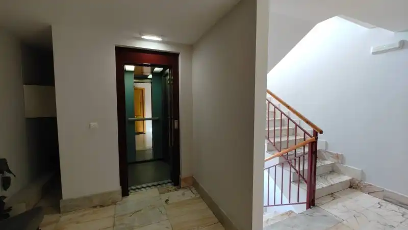 Wohnung zum Verkauf in San Andrés del Rabanedo mit Heizung, Privatgarten und Parkett