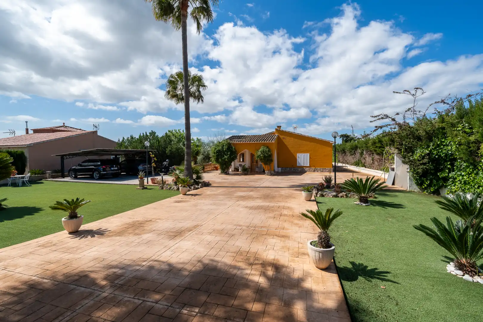 Vista exterior de Casa o xalet en venda en Marratxí amb Aire condicionat, Calefacció i Jardí privat