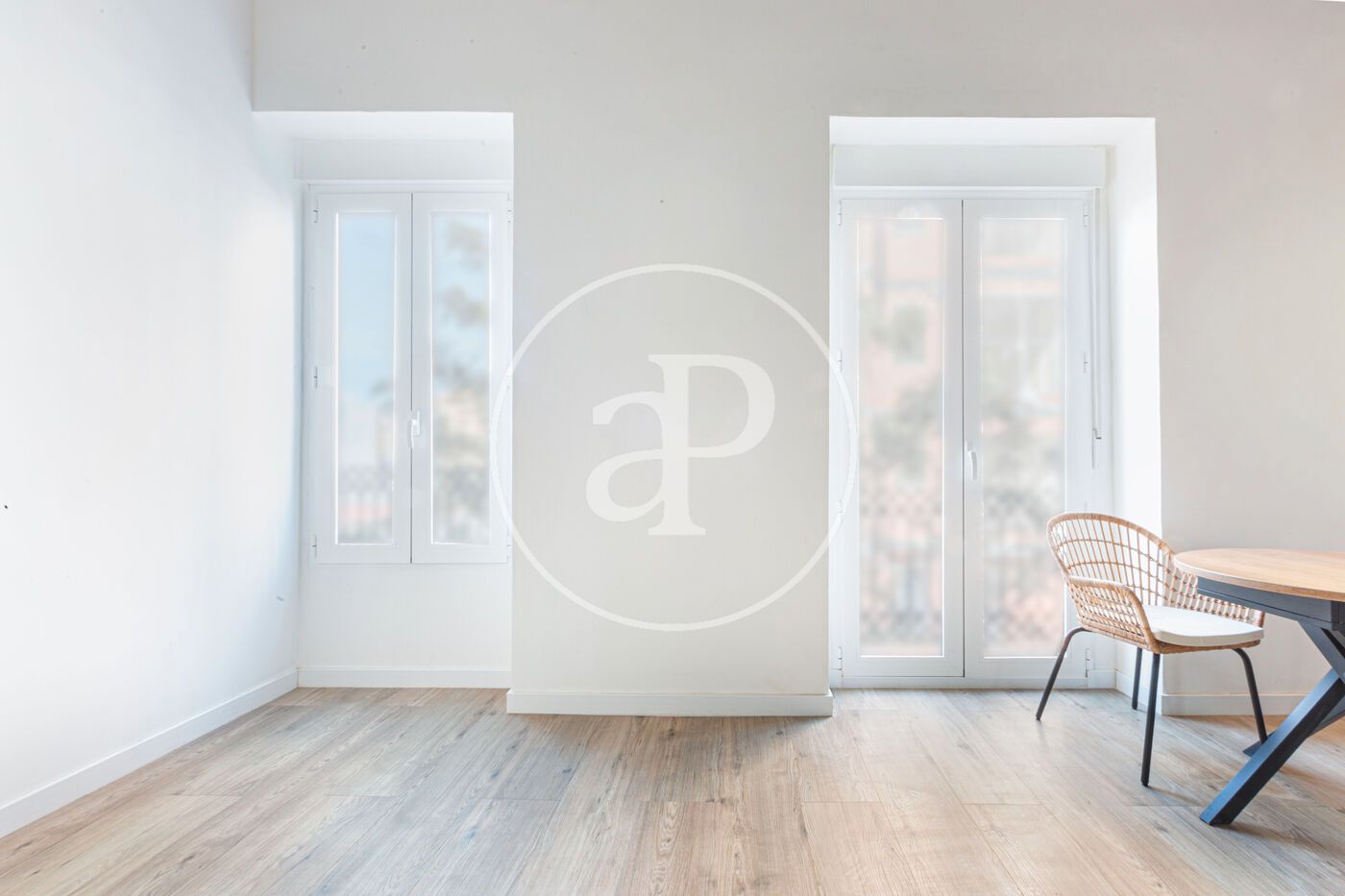 Dormitori de Pis en venda en  Valencia Capital amb Calefacció i Balcó