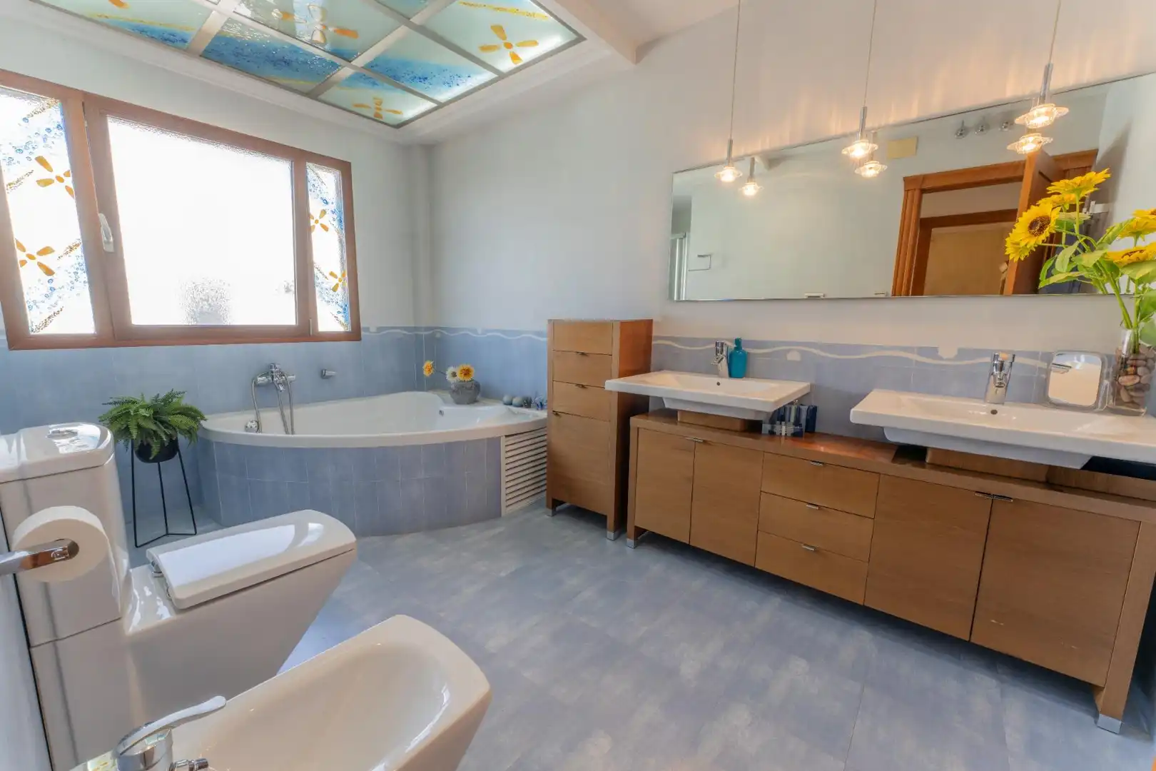 Bathroom of Houses for sale in Elche / Elx  with Air Conditioner, Heating and Private garden