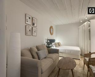 Bedroom of Flat to rent in  Madrid Capital  with Air Conditioner and Balcony