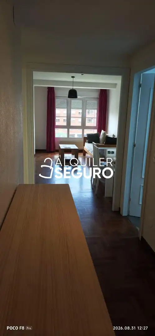 Sala d'estar de Pis de lloguer en Gijón  amb Calefacció i Moblat